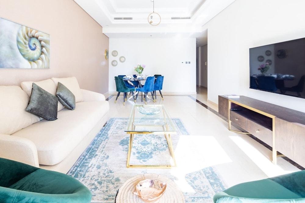 Beaming 3BR Apartment in Downtown Burj District! - Tap to explore photos