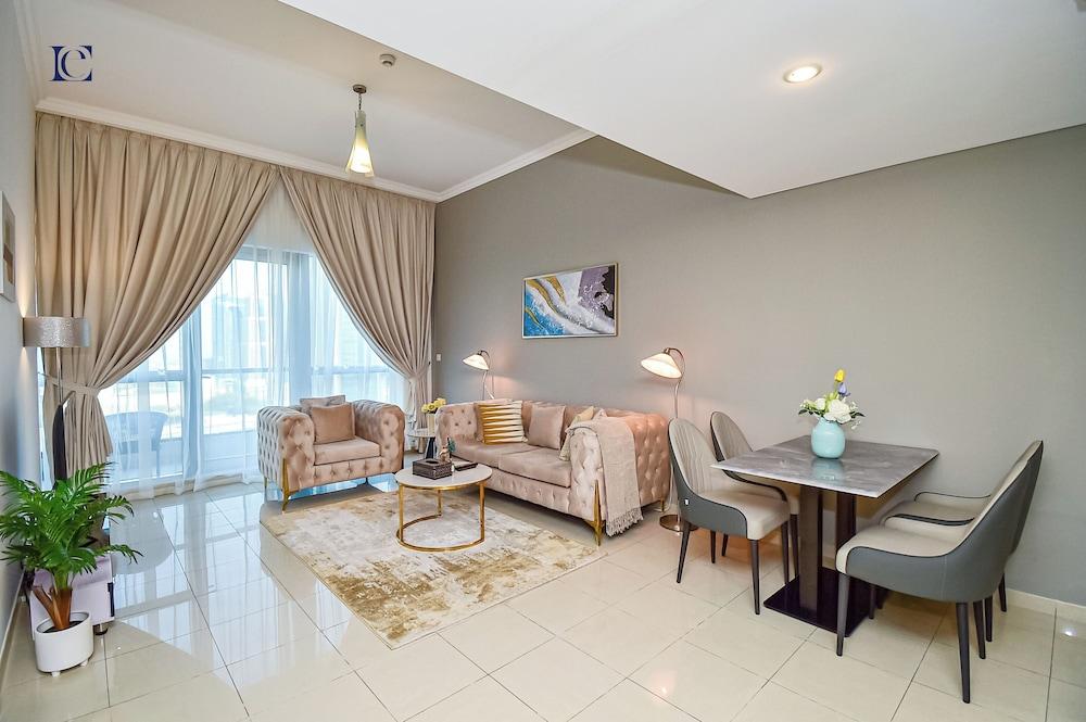 MRNE - Spacious furnished apartment - Tap to explore photos
