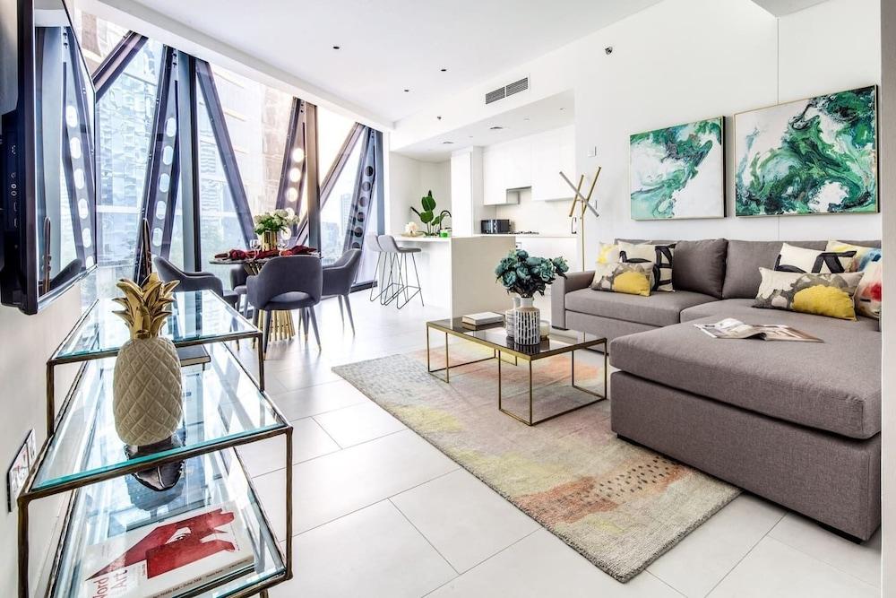 Modern + Minimalist 1BR in Burj Khalifa Boulevard! - Tap to explore photos