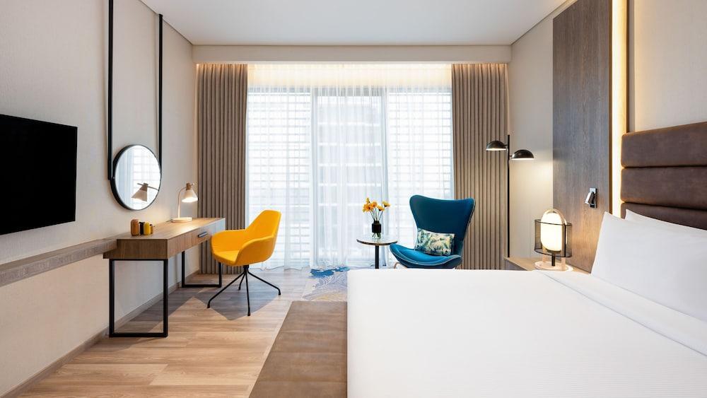 voco Dubai The Palm, an IHG Hotel - Tap to explore photos