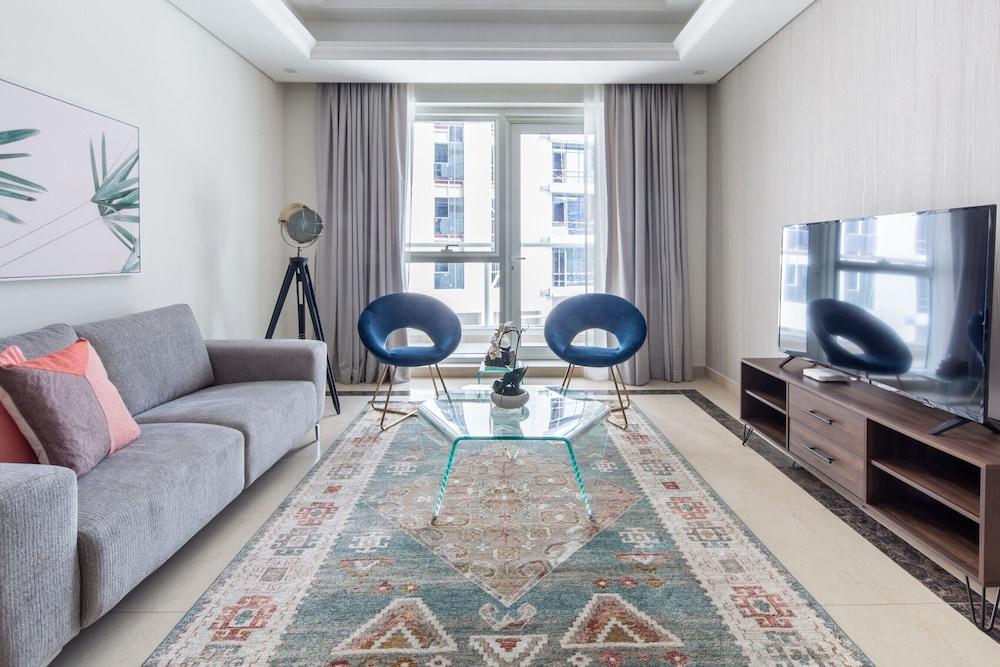 Mesmerizing 1BR Apartment in Grand Downtown Dubai - Tap to explore photos