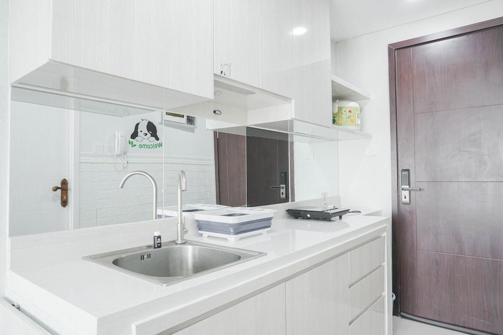 Comfort Studio @ Daan Mogot City Apartment - Tap to explore photos