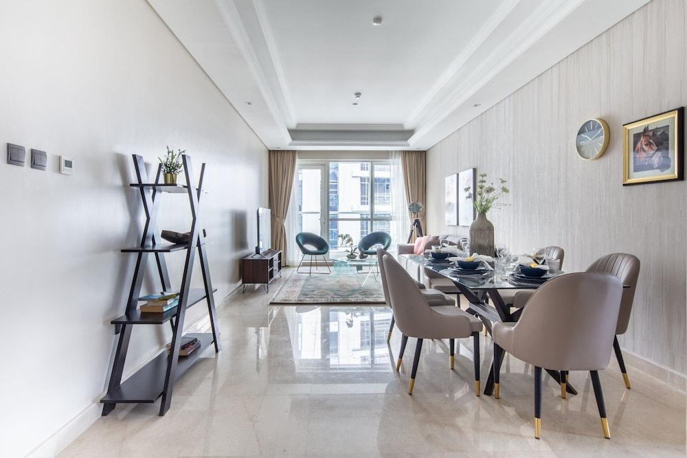 Rich & Vibrant 2BR With Study in Downtown Dubai