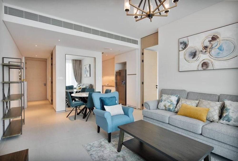Address Jbr Beach Resort - 2bedrooms - High Floor View - Tap to explore photos