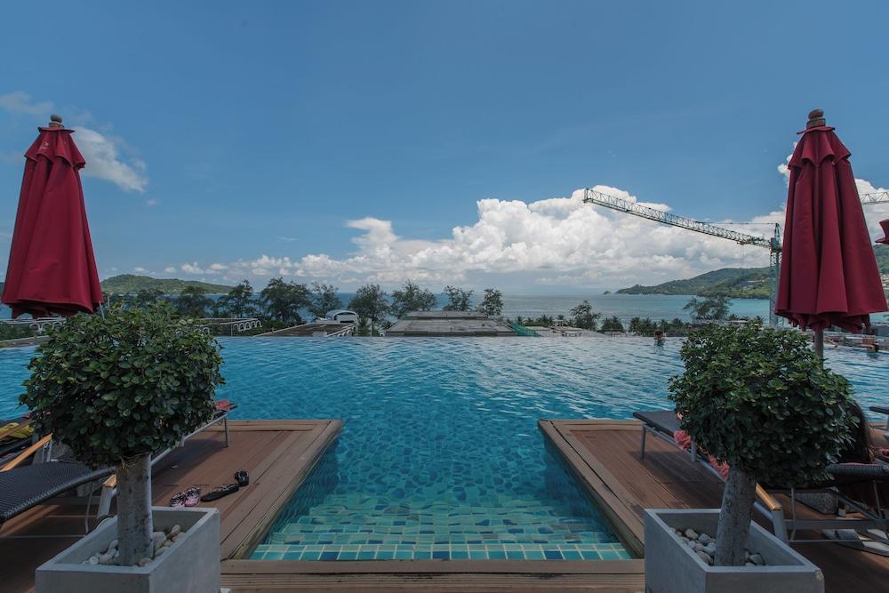 4616 - Studio With Balcony & Pool Near Patong Beach - Tap to explore photos