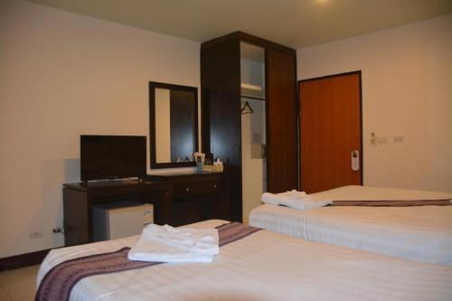 Patong Moon Inn Residence Room Type - Triple Room with Balcony