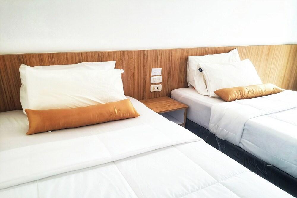 Patong Bay Inn Phuket Room Type - Deluxe Twin Room, Balcony