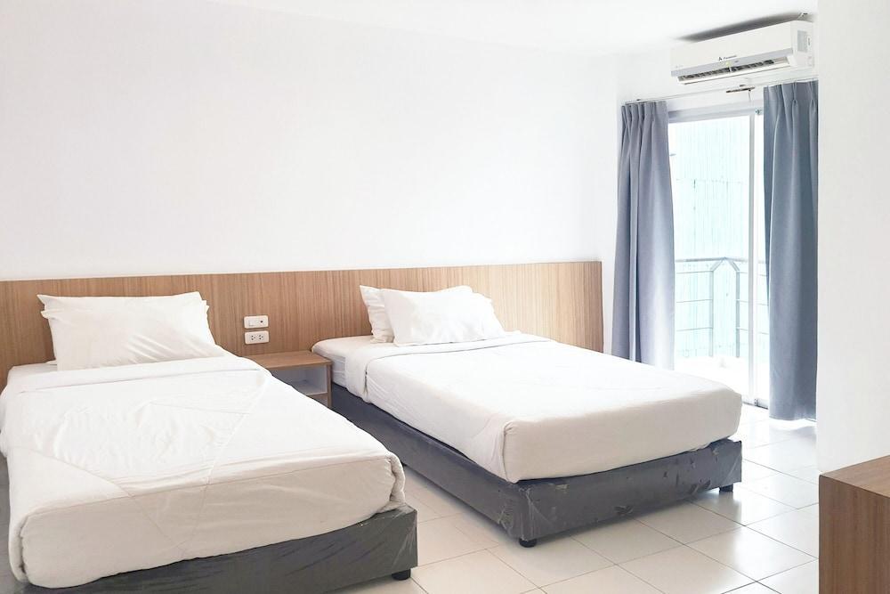 Patong Bay Inn Phuket Room Type - Superior Twin Room