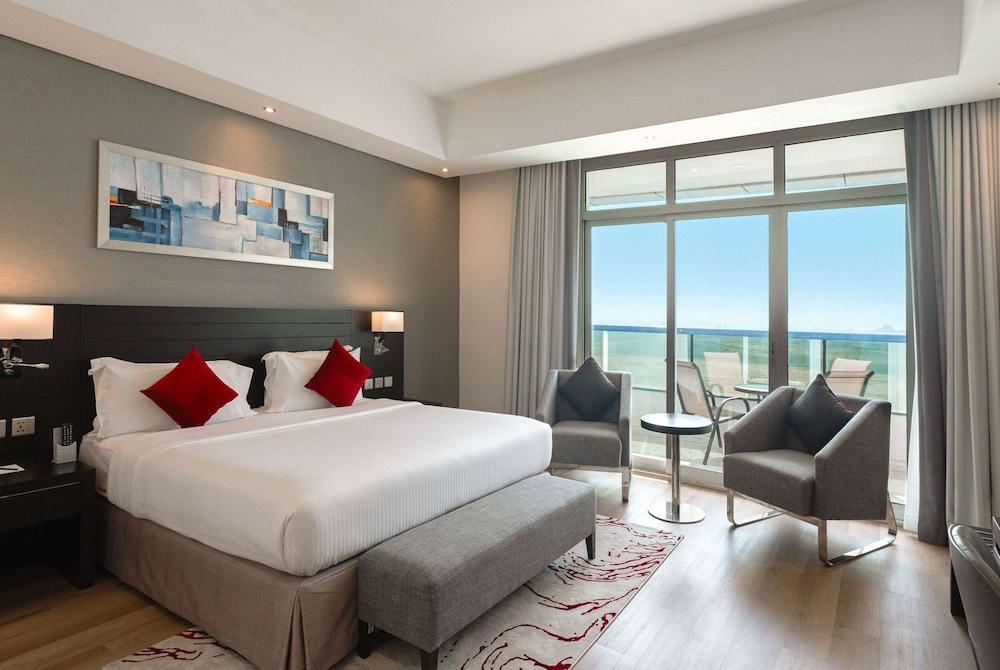 Ramada by Wyndham Dubai Barsha Heights Room Type - Deluxe Room, 1 King Bed, Smoking