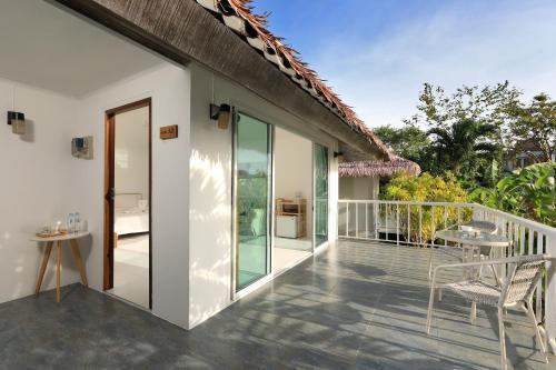 Daydream villa resort Room Type - Deluxe Double Room with Side Sea View