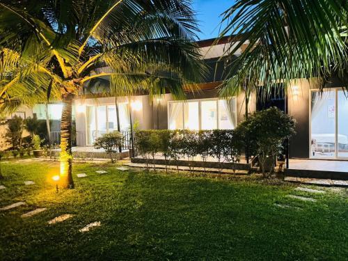 Marisa Garden Bungalow - Tap to explore photos
