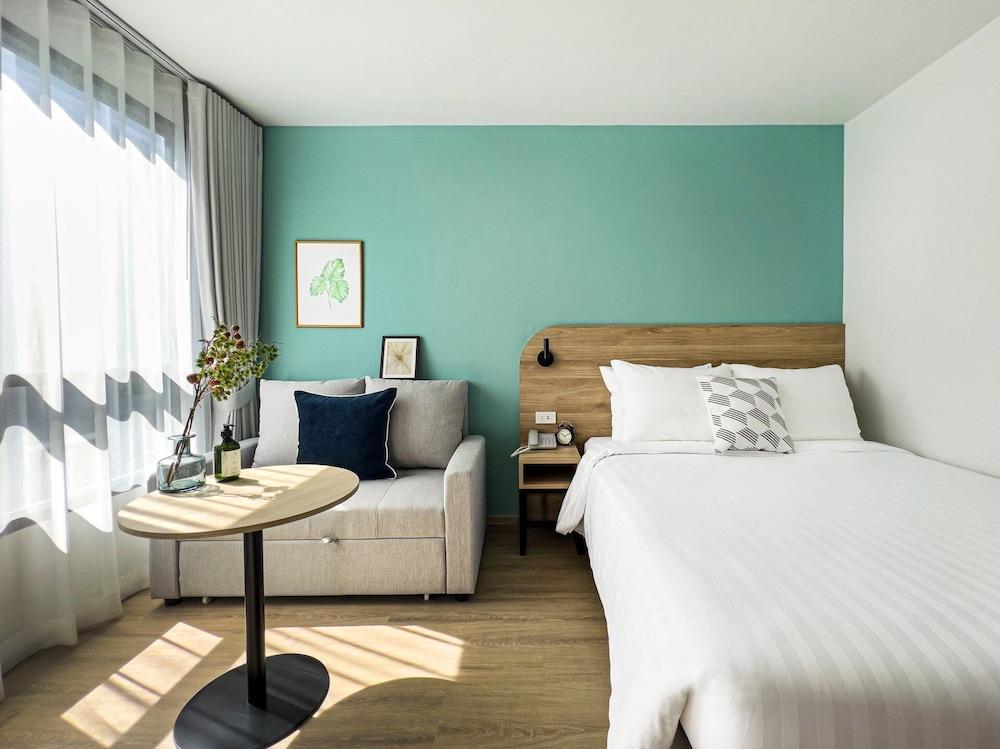 Wellness Stay and Hotel Sukhumvit 107 - Tap to explore photos