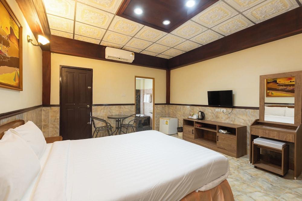 Kata Palace Phuket Hotel Room Type - Standard Double Room, 1 Queen Bed, Balcony