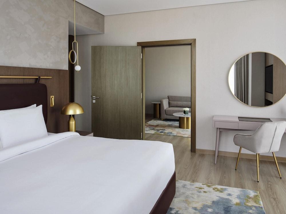 Movenpick Hotel Jumeirah Village Triangle Room Type - Superior Suite, 1 King Bed, City View