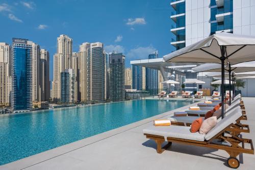 Vida Dubai Marina & Yacht Club - Tap to explore photos
