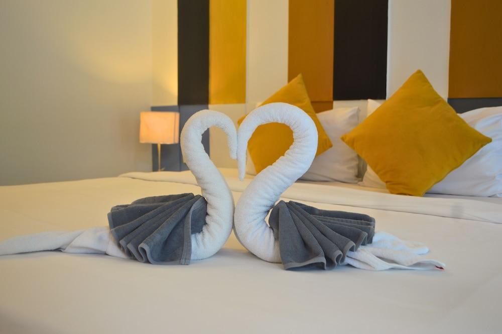 Z&Z Resort Room Type - Double or Twin Room with Pool Access