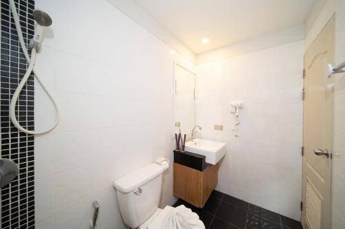 Kamalaview Room Type - Deluxe Double Room with Sea View Kamalaview Room Type - Deluxe Double Room with Sea View