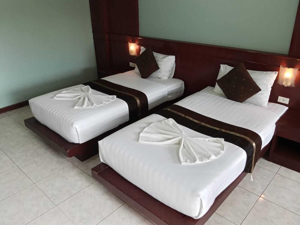 New Forest Patong Room Type - Superior Twin Room without Balcony and without Window