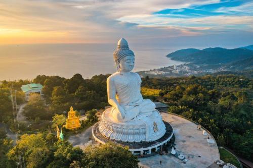 Patong Heaven - Tap to explore photos