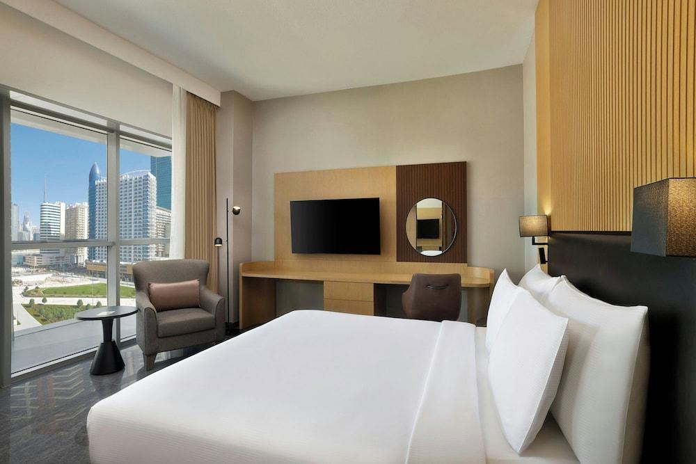 The First Collection Business Bay, Dubai, a Tribute Portfolio Hotel Room Type - Premier King Room with Pool View and Soluna Access