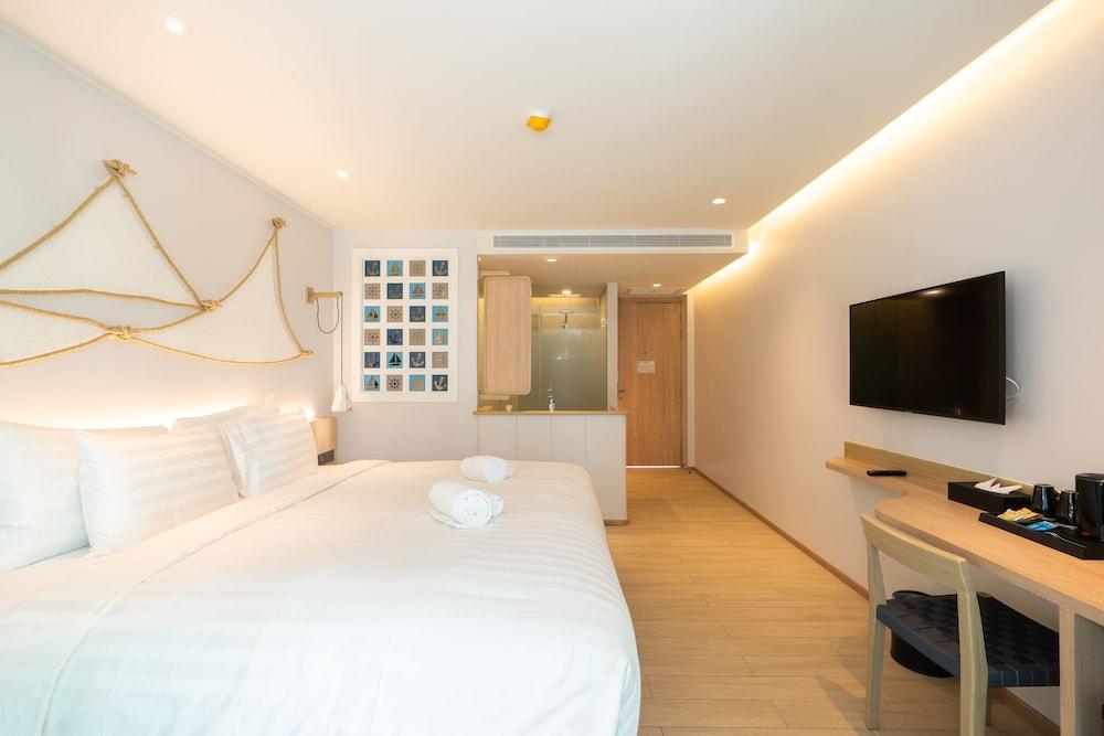 Panwaburi Beachfront Resort Room Type - Deluxe Double Room with Tree View