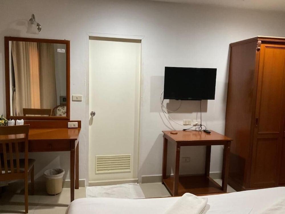 Royal Swiss Guest House - Tap to explore photos
