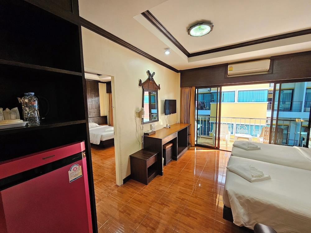 Nanai 2 Residence Patong Room Type - Superior Connecting Room with Balcony