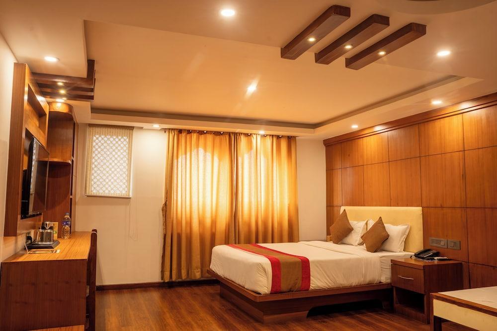 Hotel Kailash Kutee Room Type - Deluxe Double Room