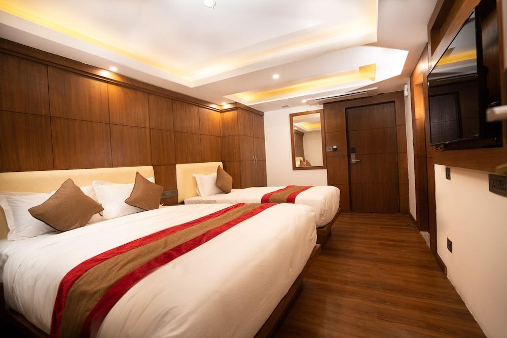 Hotel Kailash Kutee Room Type - Deluxe Triple Room