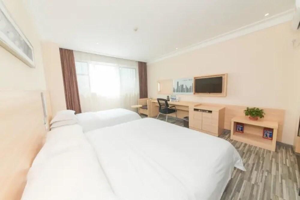 City Convenient Hotel Chimelong Branch - Tap to explore photos