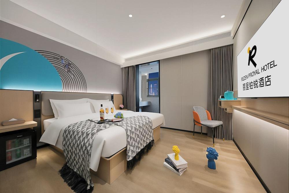 Rezen Proyal Hotel Room Type - Standard Double Room