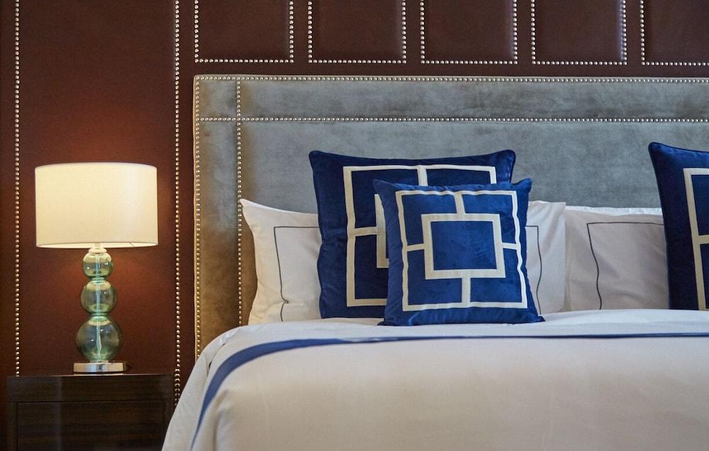 THE FACE Style Room Type - Deluxe King