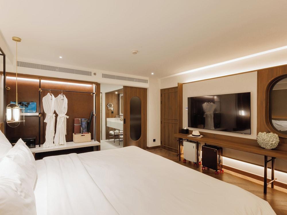 Public House Hotel Room Type - Suite, 1 Bedroom