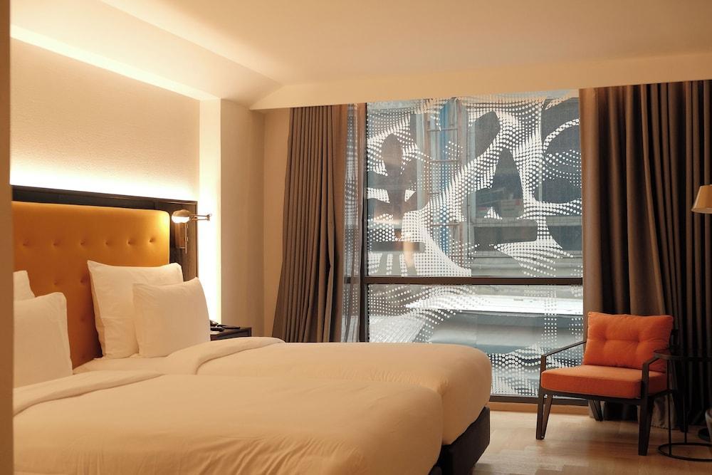 Public House Hotel Room Type - Downtown Twin Room