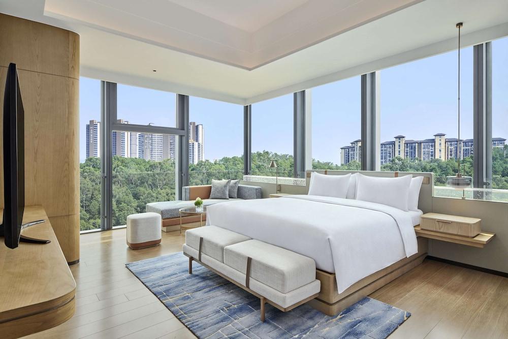 DoubleTree by Hilton Guangzhou Zengcheng Room Type - KING DELUXE SUITE