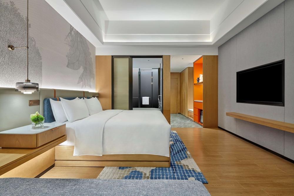 DoubleTree by Hilton Guangzhou Zengcheng Room Type - KING GUEST ROOM HIGH FLOOR