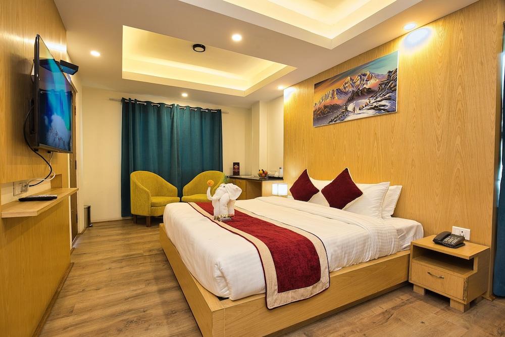 Hotel Grand View Room Type - Deluxe Double Room