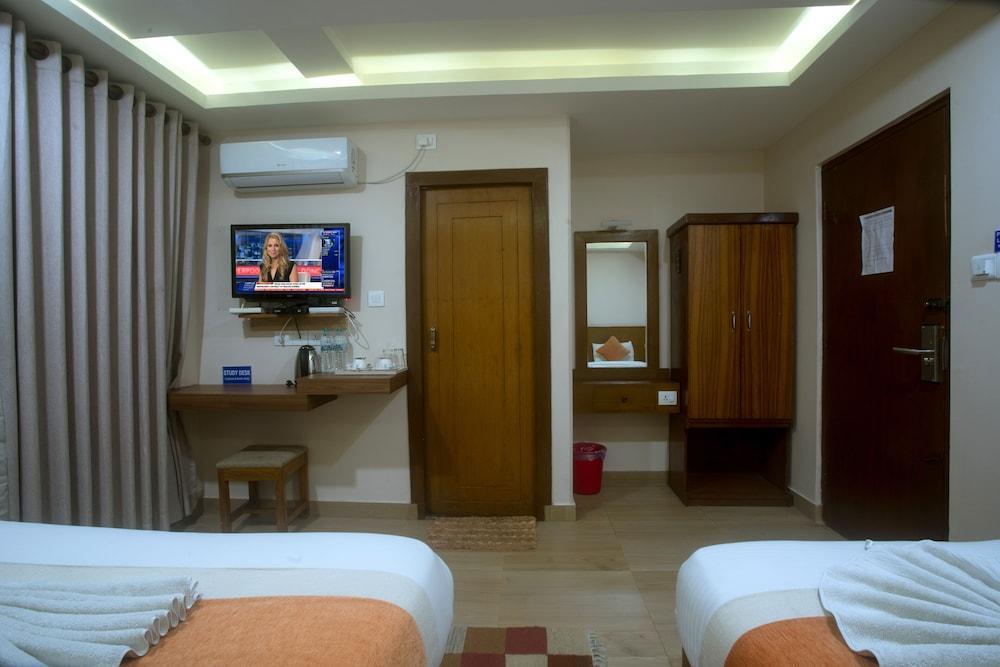 Hotel Lake Himalaya Pvt. Ltd Room Type - Deluxe Twin Room