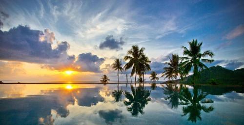 Siam Sunrise Seaview - Tap to explore photos