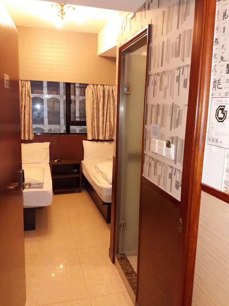 Rai Lei Hostel Room Type - Deluxe Family Suite (5 person)(with Window) Rai Lei Hostel Room Type - Deluxe Family Suite (5 person)(with Window)