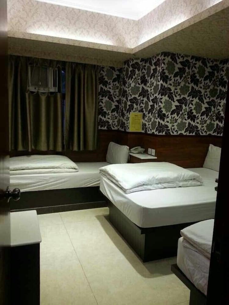 Rai Lei Hostel Room Type - Deluxe Quadruple Room(with Window) Rai Lei Hostel Room Type - Deluxe Quadruple Room(with Window)