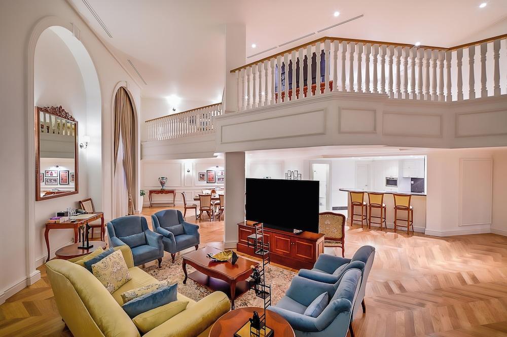 21 High Street Residence By The Torch Room Type - Grand Duplex Apartment