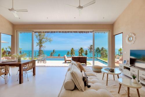 Tropical Seaview Villa with Pool - Tap to explore photos