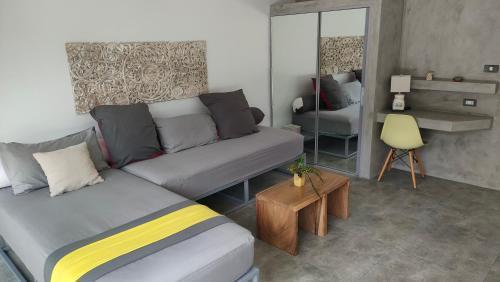 Baan Sawadee villa (walk to the beach) Koh Samui Thailand - Tap to explore photos