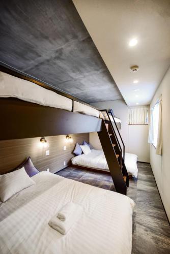 Ken's Place Azabudai Room Type - Classic Quadruple Room
