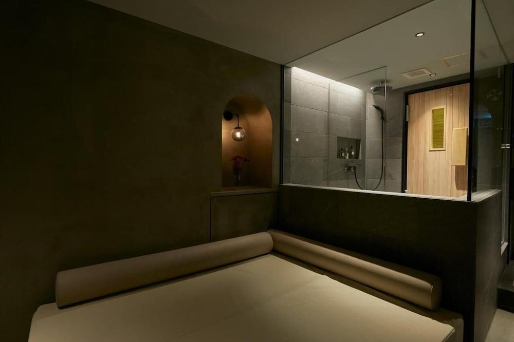 Boutique Sauna ARCH Room Type - Deluxe Room