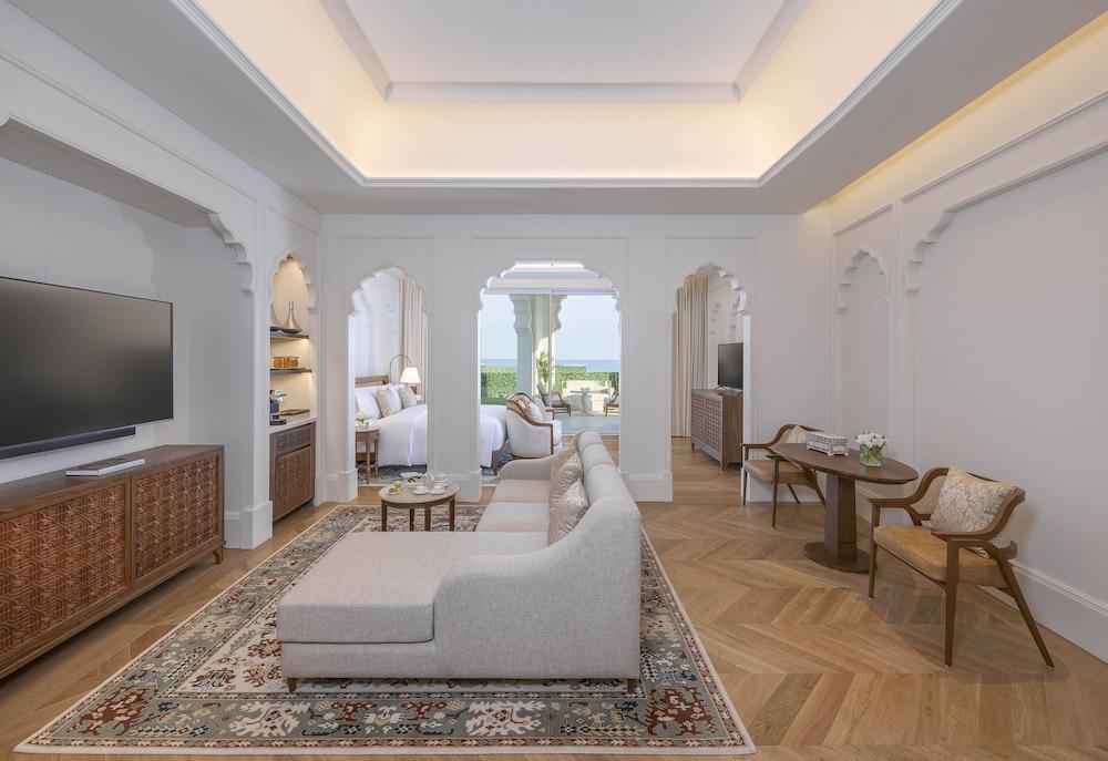 The Chedi Katara Hotel & Resort Room Type - Suite, 1 King Bed