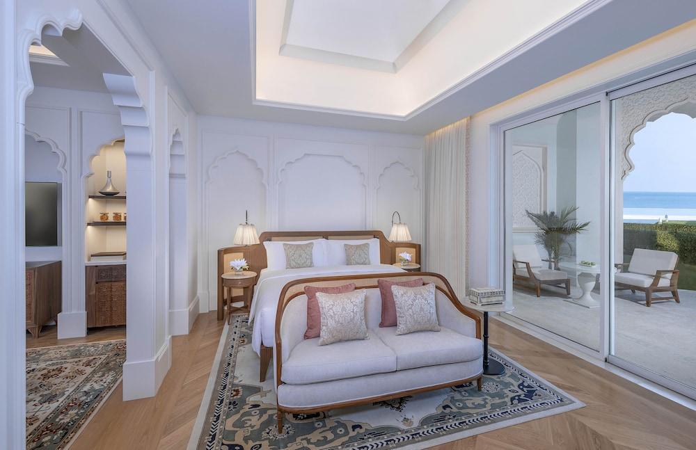 The Chedi Katara Hotel & Resort Room Type - Suite, 1 King Bed