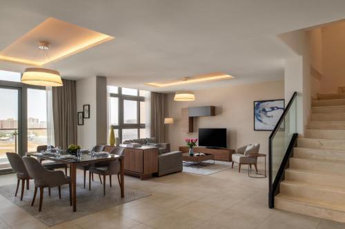 Le Mirage City Walk Room Type - Three-Bedroom Duplex Apartment with Balcony and City View Le Mirage City Walk Room Type - Three-Bedroom Duplex Apartment with Balcony and City View