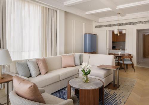 Four Seasons Resort And Residences At The Pearl - Qatar - Tap to explore photos